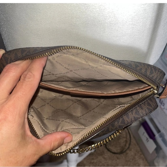 💼 Michael Kors Jet Set Large East West Crossbody Brown PVC Leather Bag - Picture 6 of 6